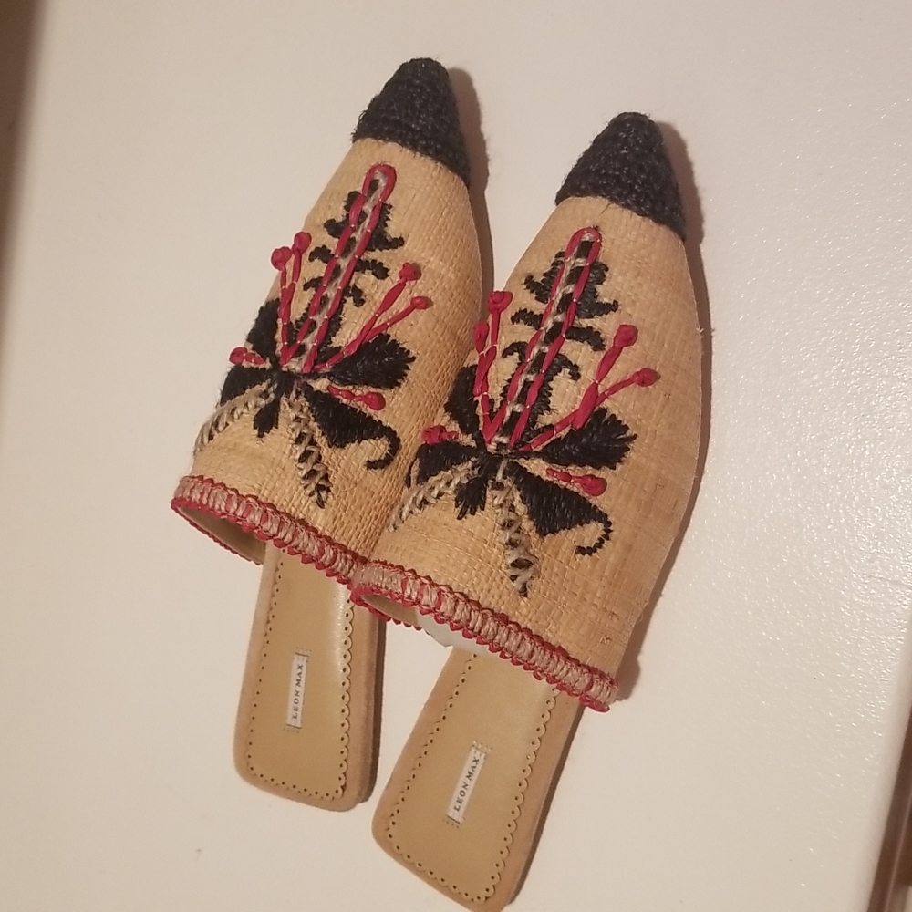 LEON MAX NATURAL EMBROIDERED SLIDES - Picture 1 of 7